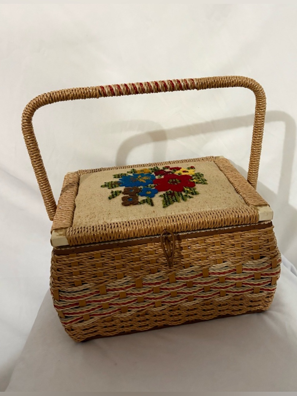 Vintage 70s wicker embroidered floral sewing basket container box home decor